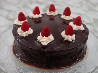 GF Chocolate cake with raspberries