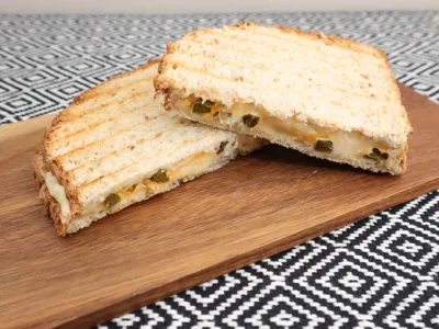 Jalapeño popper sandwich