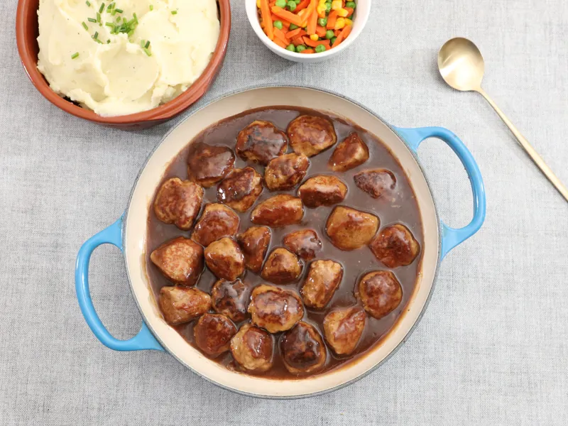 Meatballs in gravy