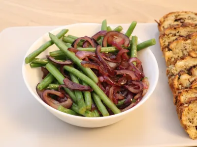 String Beans with Caramelized Red Onion